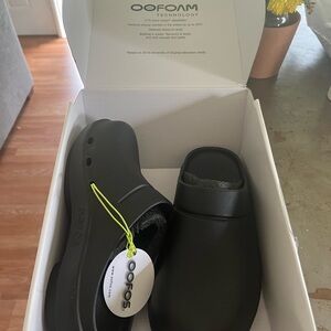 OOFOS Brand New Clog